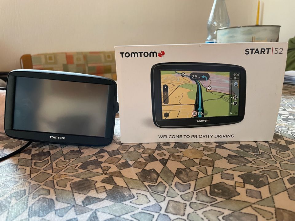 TomTom Go 52 // OVP und Bedienungsanleitung in Sandhausen