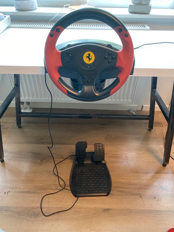 Thrustmaster Gaming Lenkrad mit Pedalen; Ferrari Edition in Bocholt