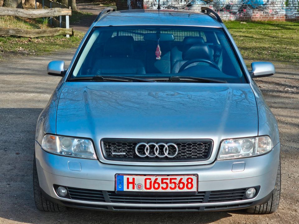 AUDI A4 2.4 V6 QUATTRO S-LINE XENON LEDER AHK TÜV 03/2026 B5 in Lehrte