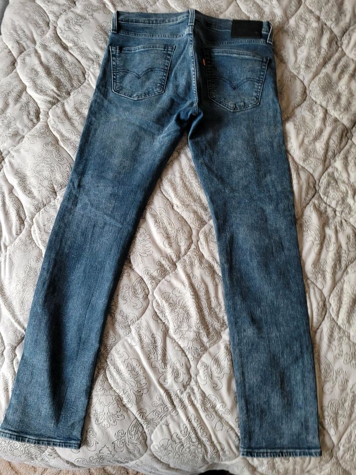 Levis Jeans W33 L 32 in Elmshorn