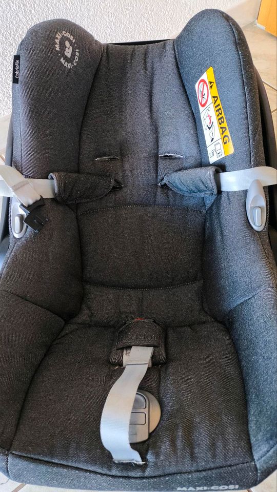 Maxi Cosi Cabriofix mit Base in Tübingen