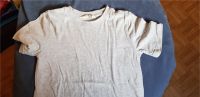 T-Shirt hellgrau H&M Gr. 122/128 Bayern - Laufach Vorschau