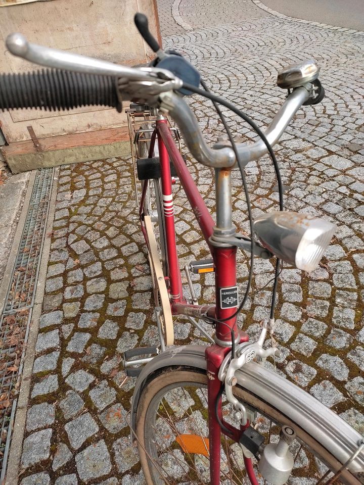 fahrbereites Ur-Opa`s Herrenrad Hercules rot "Rarität" in Sigmaringendorf