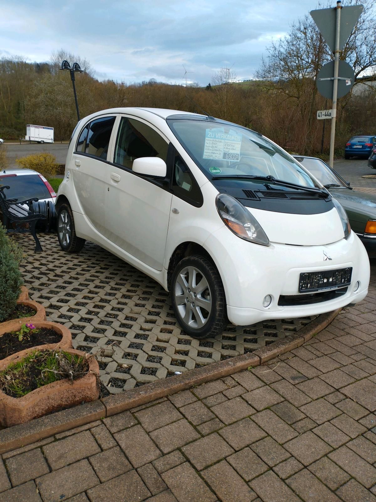 Abbildung des Autos Mitsubishi i-MiEV Elektr…