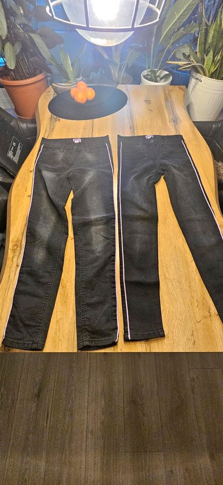 Jeanshose Jeans Hosen  2 Stück gr 146 in Hilden