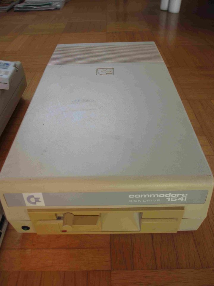 C64 Lot Monitor 2x Tastatur 2x Floppy Drive Joystick 1701 C64C in Bamberg