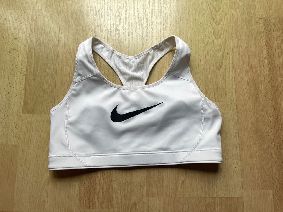 NIKE Sport BH Dry Fit Gr. M, neu in München