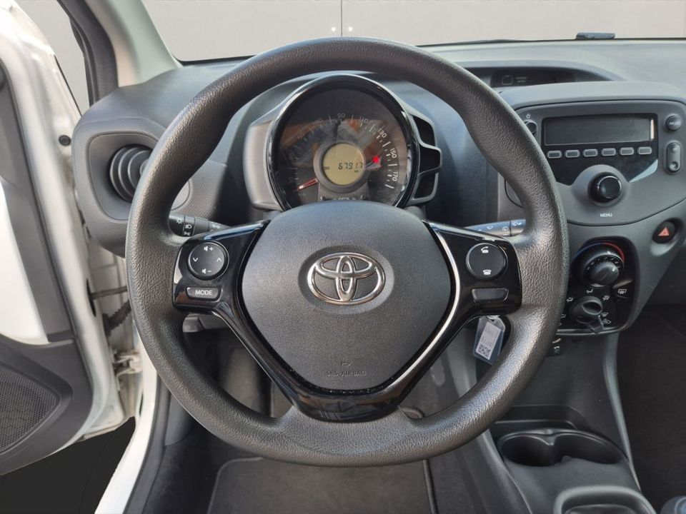Toyota Aygo x-business 15 Jahre Garantie in Titisee-Neustadt