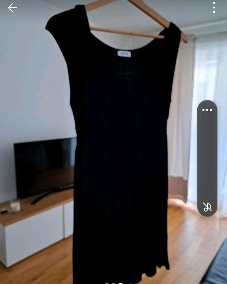 Edles Kleid mit V- Ausschnitt in München