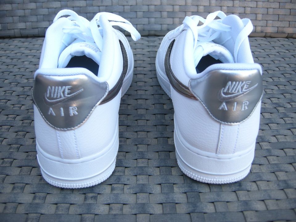 Nike Air Force 1´07 Sneaker Gr. 45 weiß bronze FD0654-100 in Wolfsburg