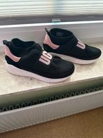 Neu UGG 41/10 leichter Schuh schwarz Niedersachsen - Oldenburg Vorschau