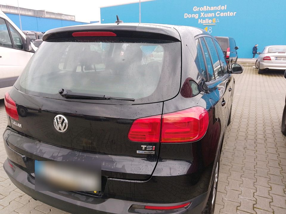 VW Tiguan erst Zulassung 2012: Benzin in Berlin