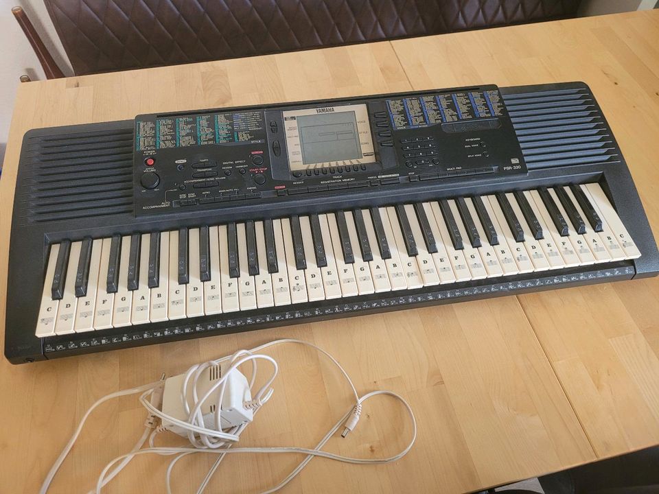 Vintage YAMAHA Keyboard in Witten