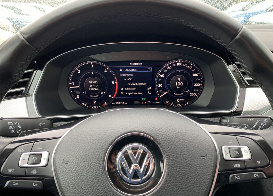 Volkswagen Passat Variant 2.0 TDI*ACC*STHZ*LED*Digital*Cam in Hatten