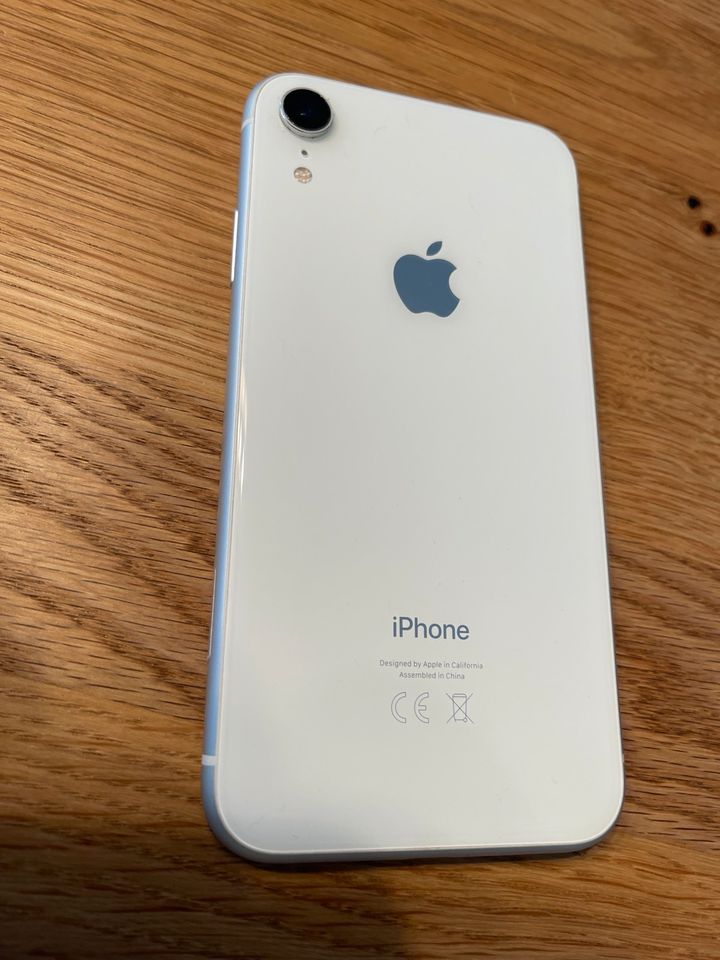 iPhone XR, 64 GB keine Beschädigungen am Gehäuse /Glas reduziert! in Wallertheim