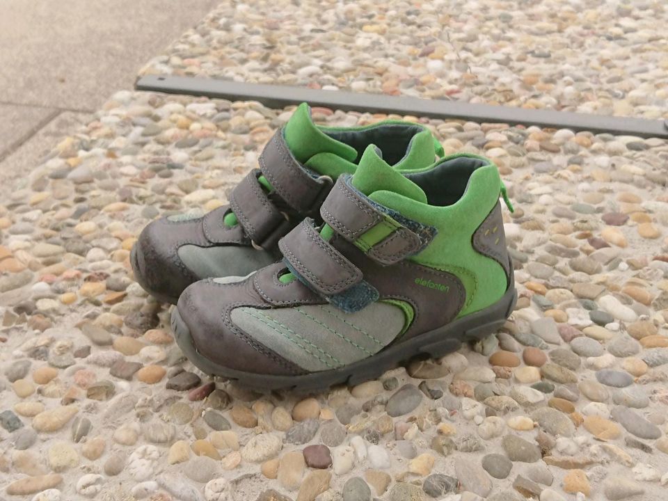 Elefanten Kinder Schuhe in Feldkirchen-Westerham