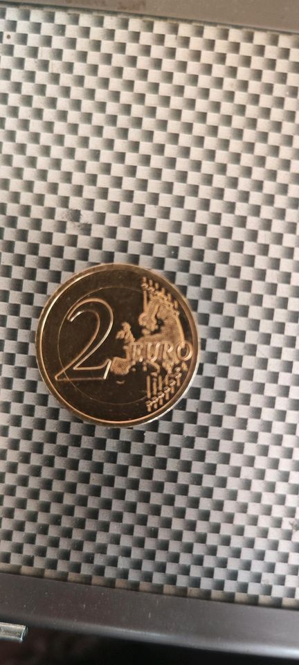 Vollvergoldete 2 € Münze in Schwielochsee