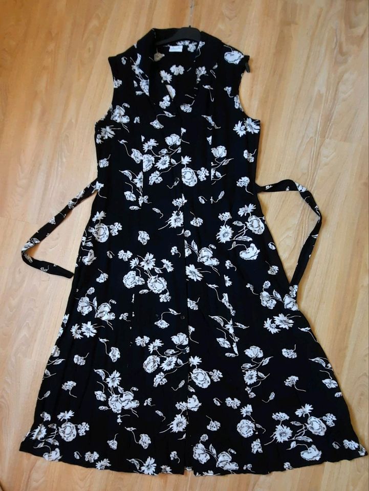 Kleid Sommerkleid ohne Arm schwarz weiß Blumen 42 44 in Bargteheide