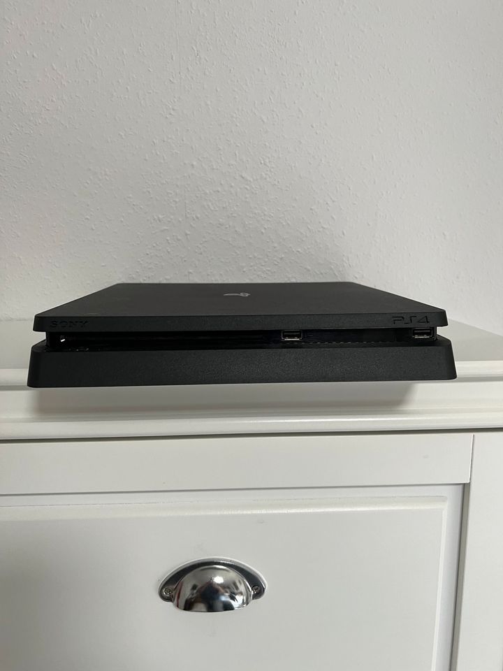 PS4 Slim 1TB in Saterland