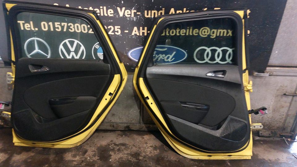 Opel astra J tür hinten nur recht Kombi komplett gut Zustand 2011 in Bochum