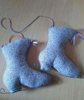 Selfmade Schlittschuhe Deko lila Blumen 6€ Dithmarschen - Linden Vorschau