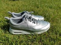 Turnschuhe Sneaker Nike Gr. 40 silber Bayern - Altenmünster Vorschau