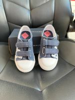 Tommy Hilfiger Sneaker Kinderschuhe 25 Nordrhein-Westfalen - Lemgo Vorschau