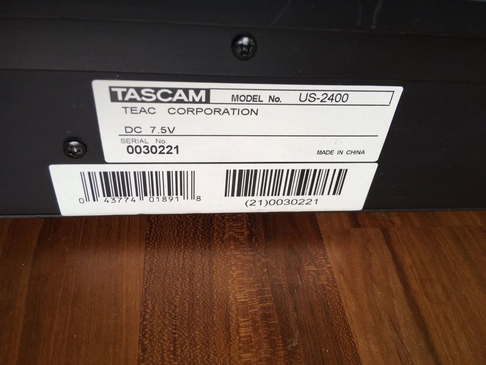 Tascam US-2400 USB DAW Controller in Amberg