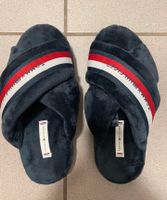 Winter Hausschuhe von Tommy Hilfiger Gr. 41 Nordrhein-Westfalen - Bergisch Gladbach Vorschau