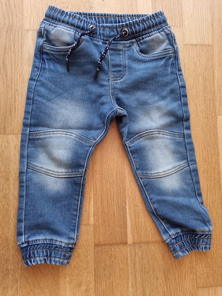 Jeans blau Gr. 92 in München