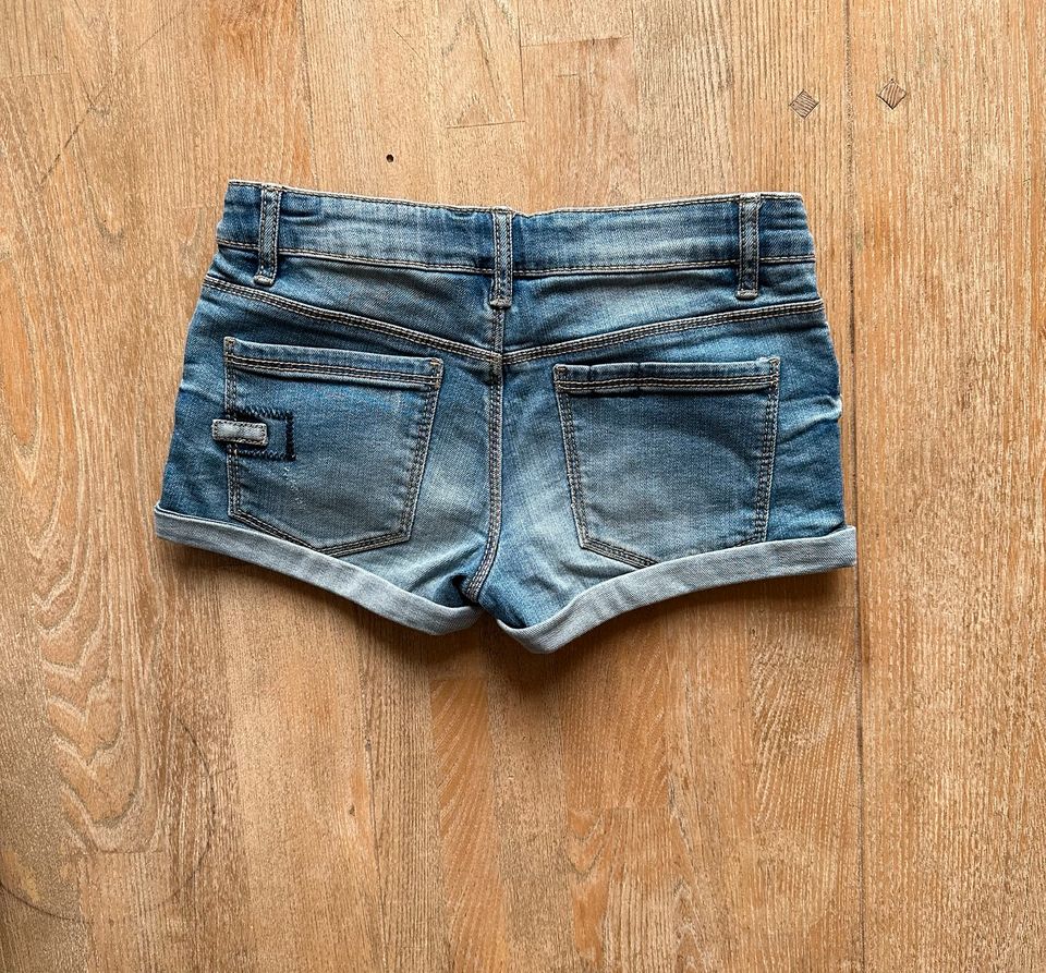 Jeans shorts hot pants Gr.134 in Nienhagen MV