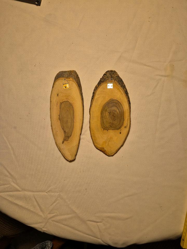 2 Holzscheiben Wanddeko mit Bild von einem Gebäude in Holzgerlingen