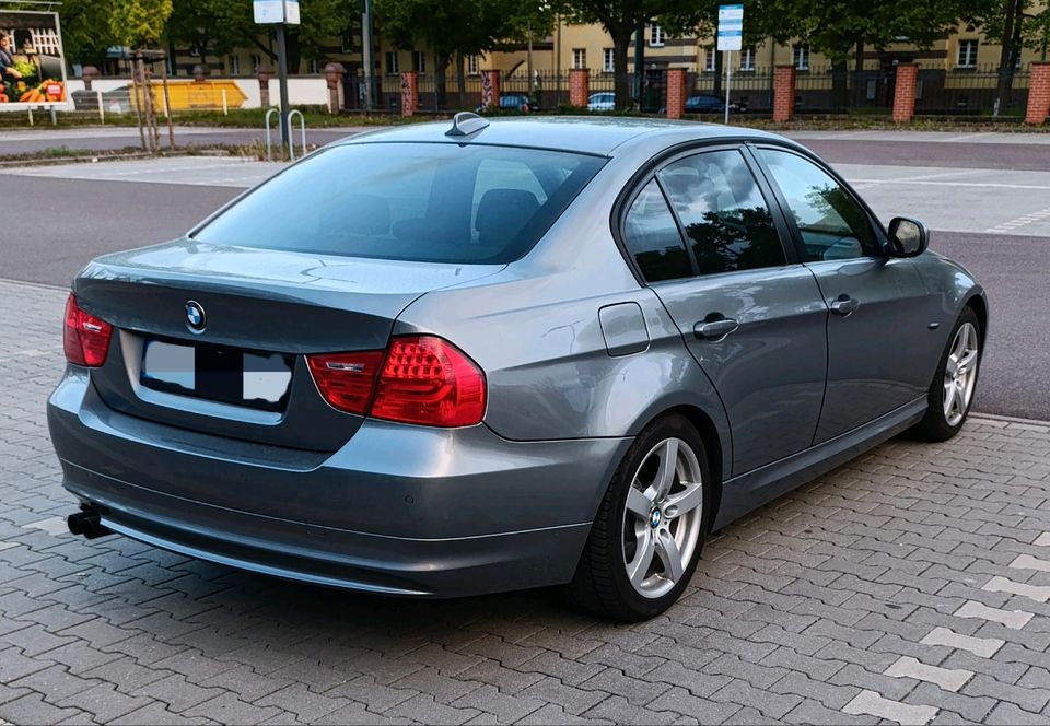 Bmw 320i E90 in Halle