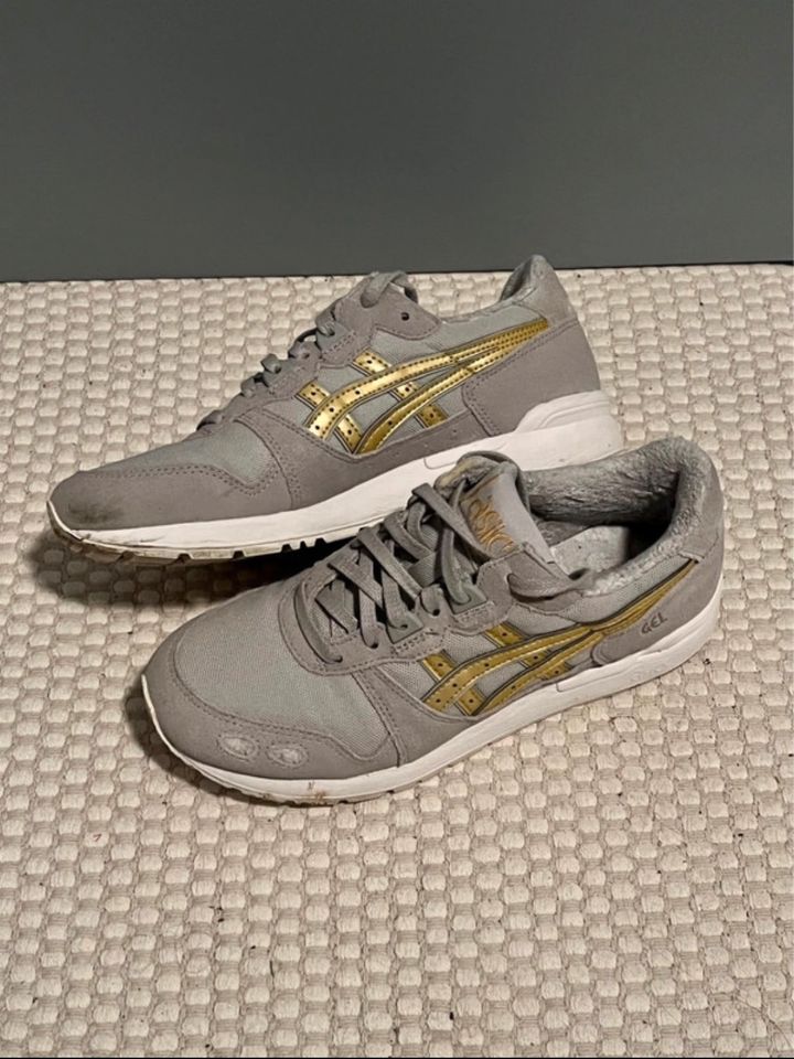 Asics Tiger Sneaker grau gold mit Fell Gel-Lyte 37,5 in Gießen