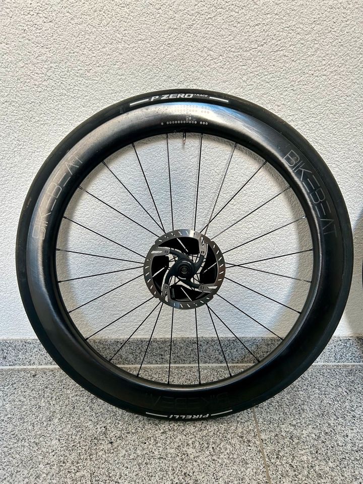 BikeBeat Maßstab AERO Laufradsatz. Pirelli, Dura Ace in Niederdorfelden