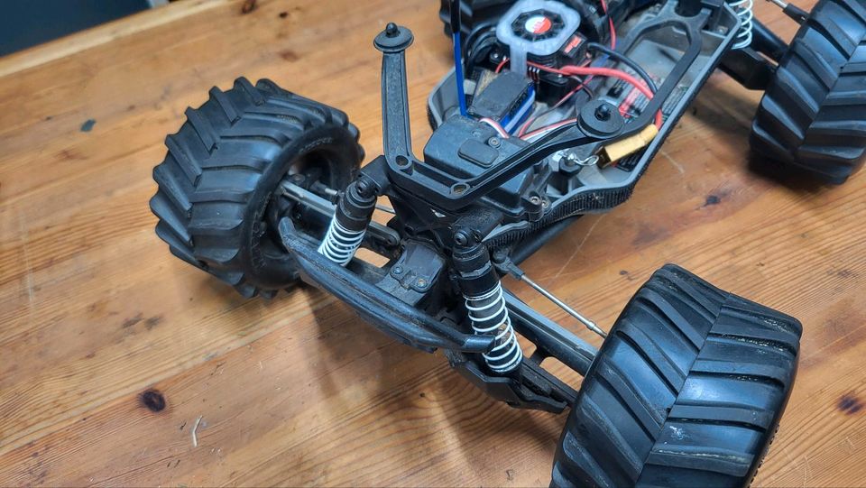 Traxxas Stampede 4x4 VXL brushless RC car Monstertruck in Hamburg