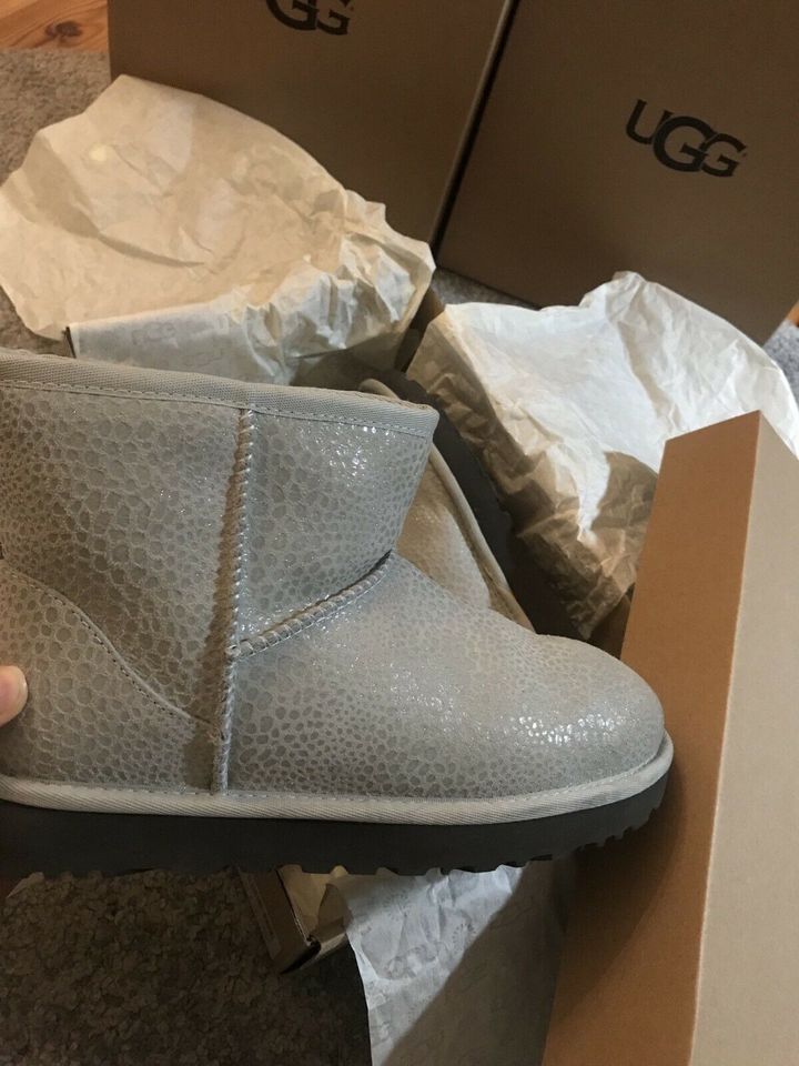 UGG in Silber/weis Glitzer Optik 37 (wie neu) in Berlin