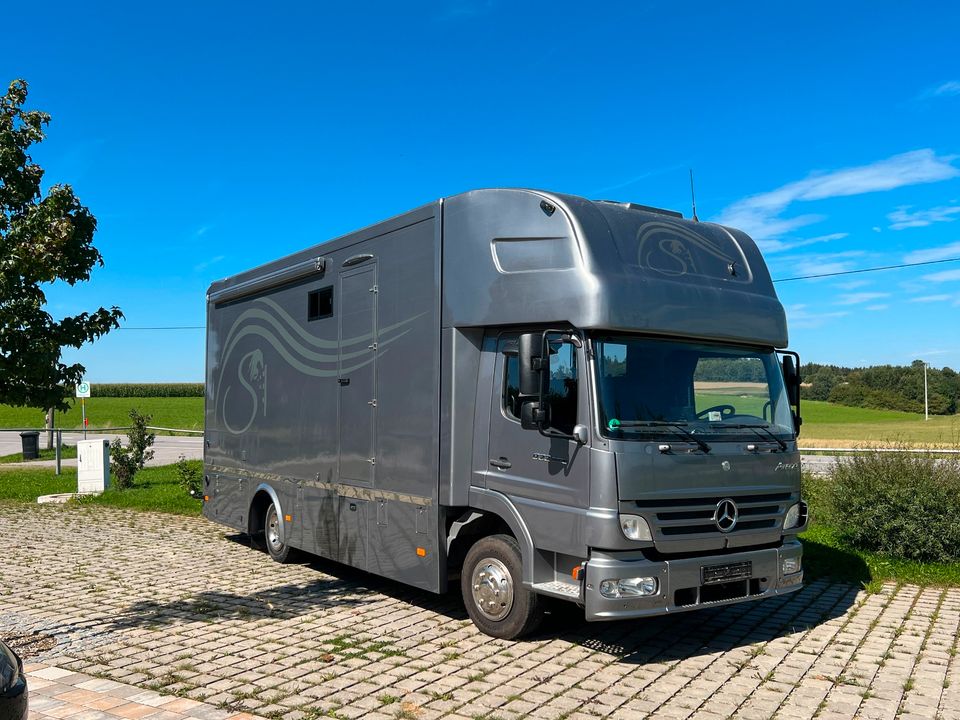 MERCEDES-BENZ Atego 822 REISEMOBIL LKW Wohnmobil Klima neuwertig in Traunreut