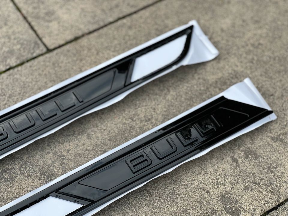 VW T6.1 FL SET BULLI EMBLEM ZEICHEN KOTFLÜGEL SCHWARZ GLANZ NEU in Oranienburg