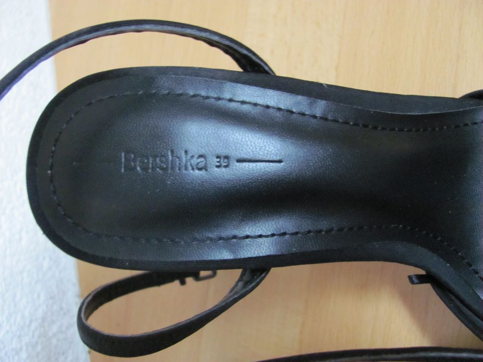 Bershka High Heels Absatzschuhe Gr. 39 in Limbach-Oberfrohna