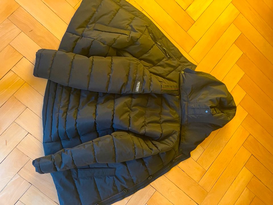 Neue Mc Neal Winterjacke mit Fell und Mütze in Größe XL in Leipzig