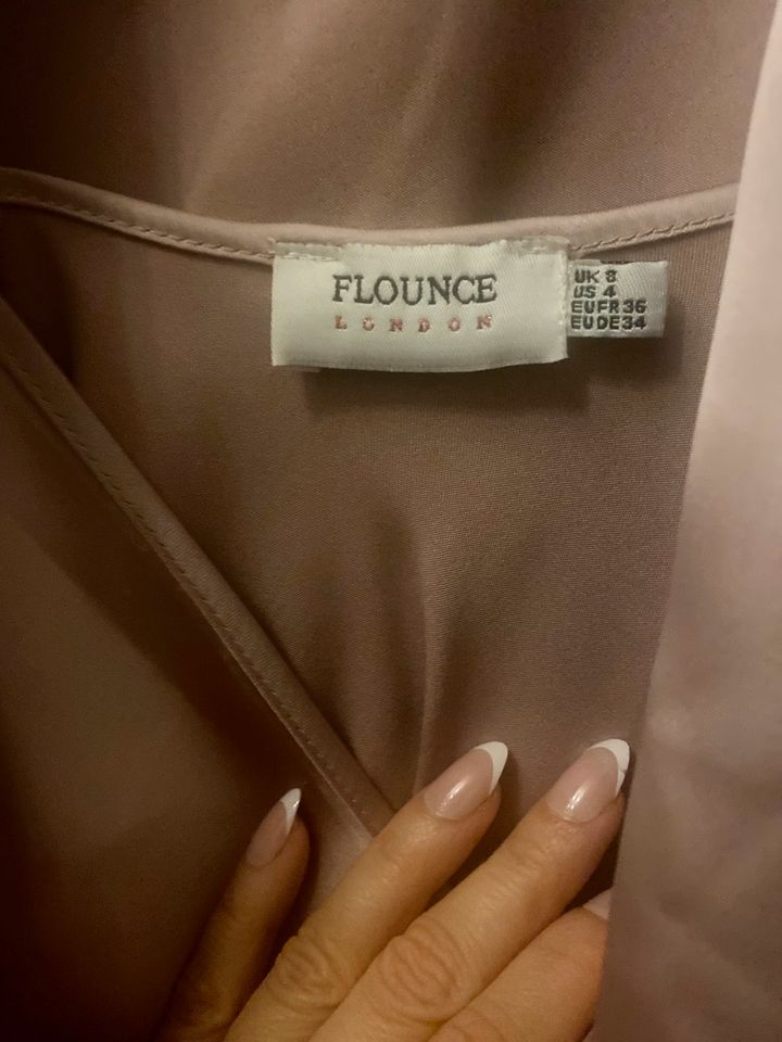 Flounce London Set aus Kleid & Jacke Rosé S/36 in Köln