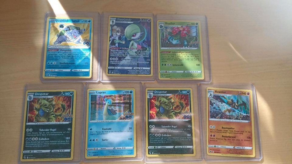 8 holo Pokemon Karten in Weimar