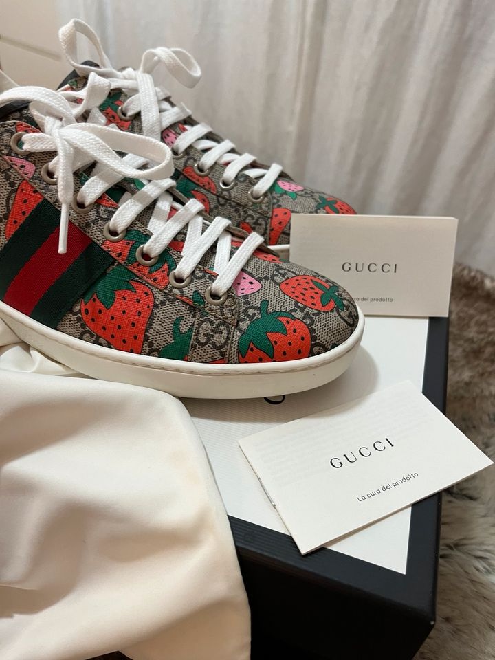100% original Gucci Ace Sneaker  Gr.38,5 Top Zustand in Frankfurt am Main