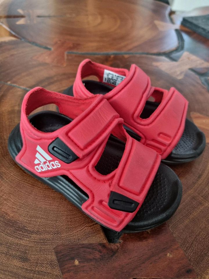 Adidas Badeschuhe Sandalen Gr. 19 in Grevenbroich