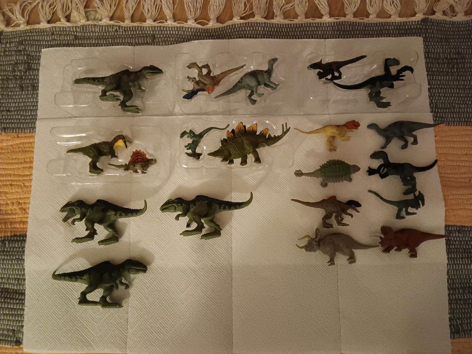 Jurassic World Mini Dinosaurier 20 Stück in Gotha