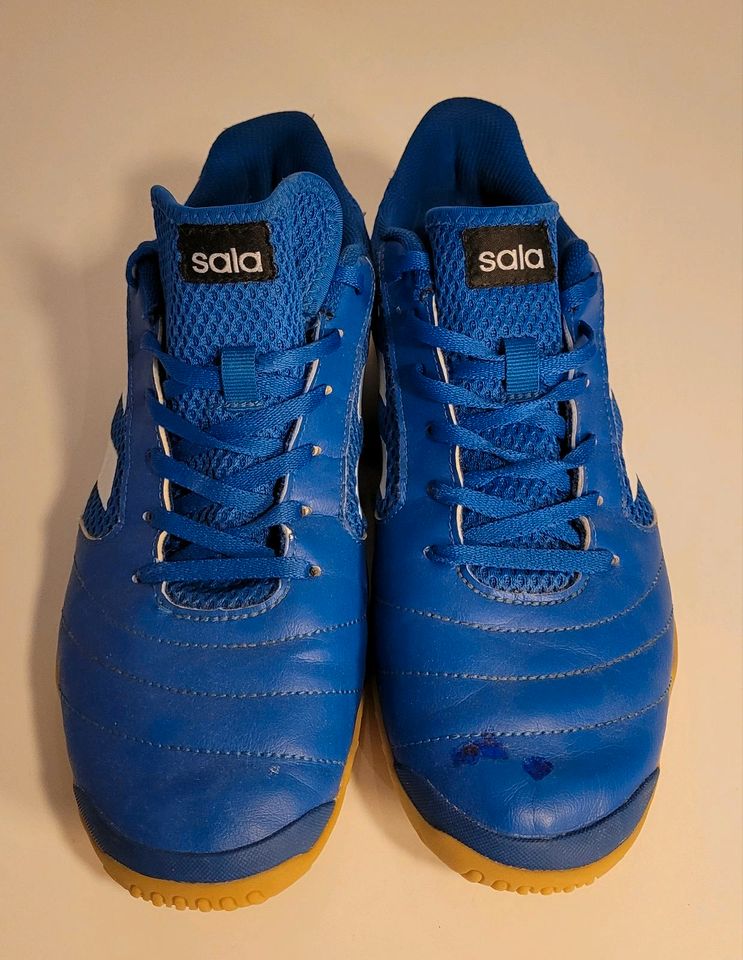 Adidas Sportschuhe blau in Flensburg