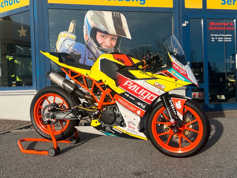 IDM SSP300, KTM RC 390R,Team-Freudenberg,Mectronik,WSSP300,Rennmotorrad,Supersport300,Rennmaschine in Bischofswerda