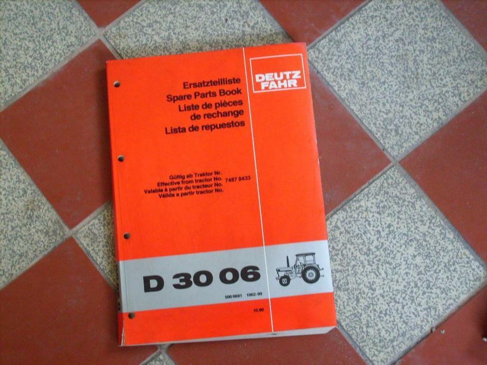 Ersatzteilkatalog Bücher Katalog Deutz 3006 6207c DX90 DX110 in Itzstedt