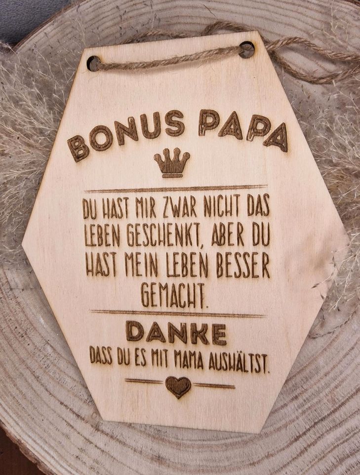 Schild Bonus Papa in Schwalmstadt